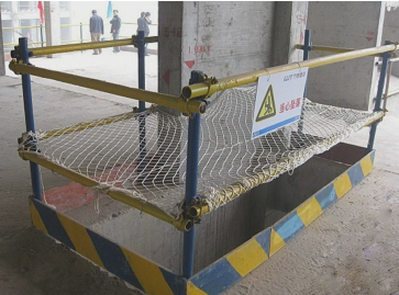 二級(jí)建造師考試建筑工程施工安全管理：洞口、臨邊防護(hù)