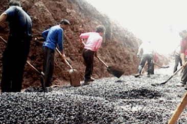 二級建造師考試市政實(shí)務(wù)知識點(diǎn)：混凝土面板模板、鋼筋安裝、攤鋪與振動