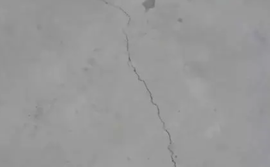 非貫穿裂縫 非貫穿裂縫